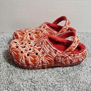 Crocs Classic Lined Candy Cane Clog Women's 7 Men's 5 Varsity Red NWT 210741-6WC